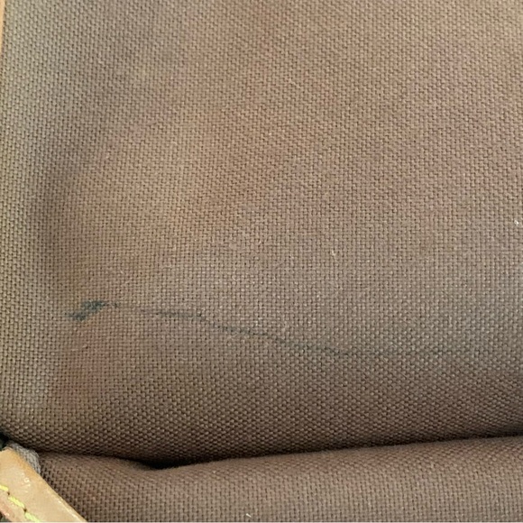 Vintage authentic Louis Vuitton Saumur 30 crossbody - Picture 15 of 16